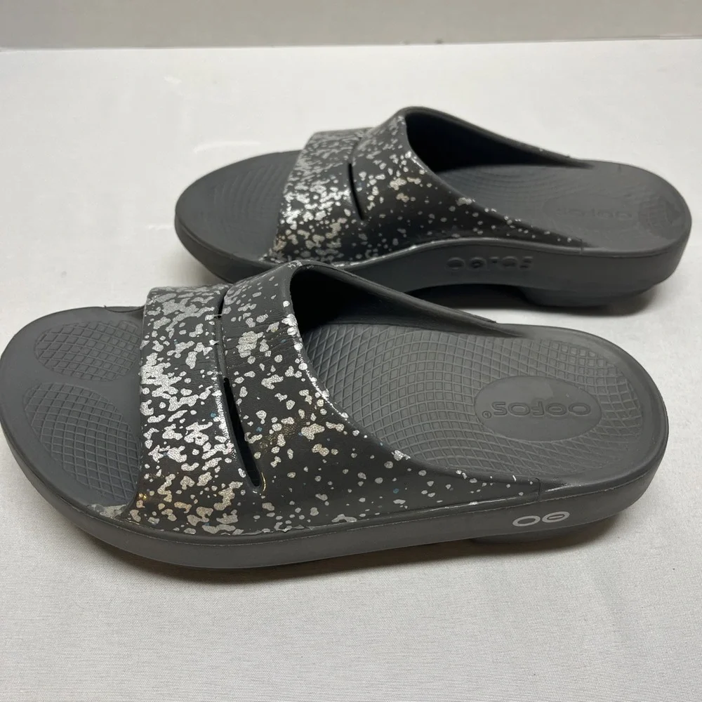 Oofos Ooahh Slide Sandal Luxe Prosecco Pop Gray Limited Edition M4/W6 Unisex